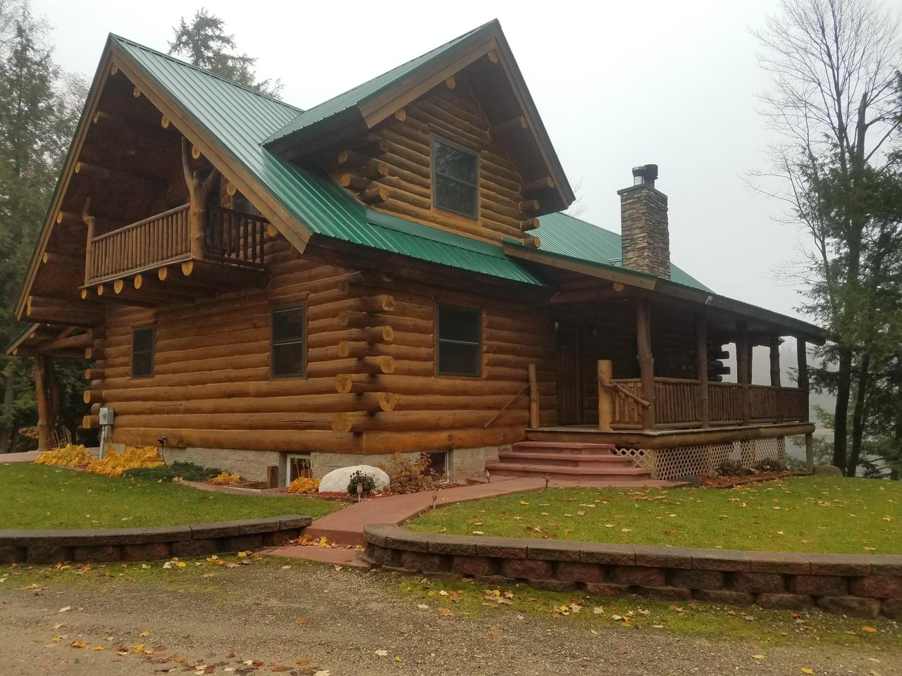 Log Homes - Natural Log Cabins