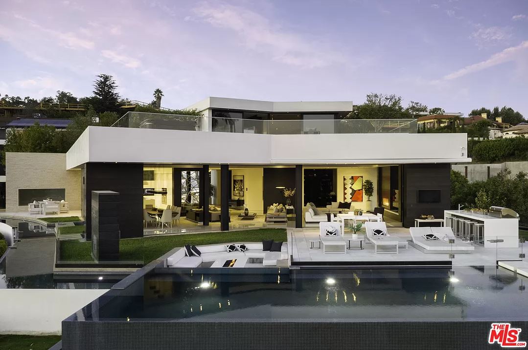  The  million mansion boasts a stunning infinity pool