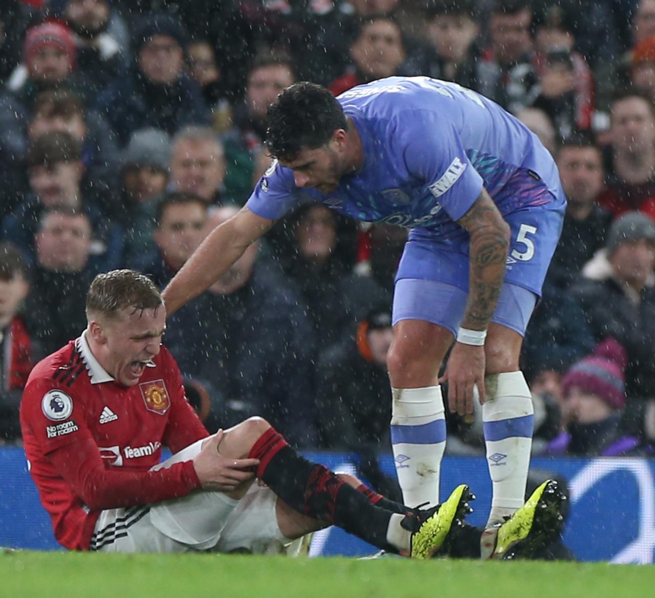 You've got to feel for him' - Manchester United midfielder Donny van de Beek leaves pitch in agony following horror collision as Erik ten Hag admits injury is 'not looking good'